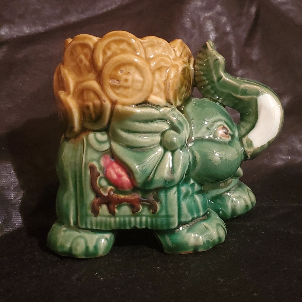 Lucky Elephant Plant Pot - Brand NEW